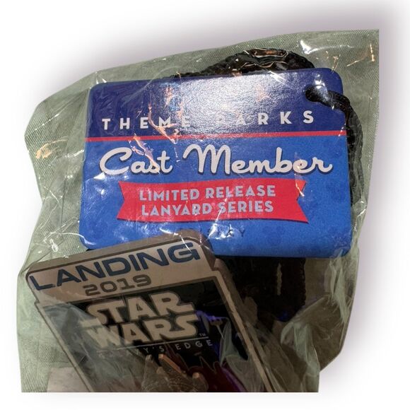 Disney DLR Star Wars Galaxy's Edge Landing 2019 Millennium Falcon Bolo Lanyard - Picture 3 of 4